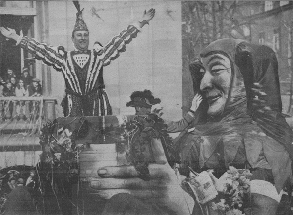 Wagen des Prinz Karneval im Rosenmontagszug 1929